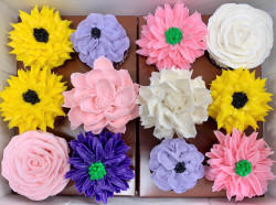 Fancy Buttercream Flower Assortment